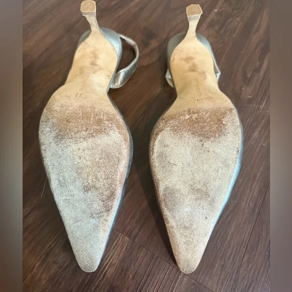 Manolo Blahnik Champagne Gold Slingback, 39 - Picture 4 of 9